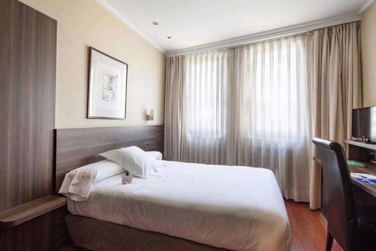 Hotel Yoldi بنبلونة المظهر الخارجي الصورة
