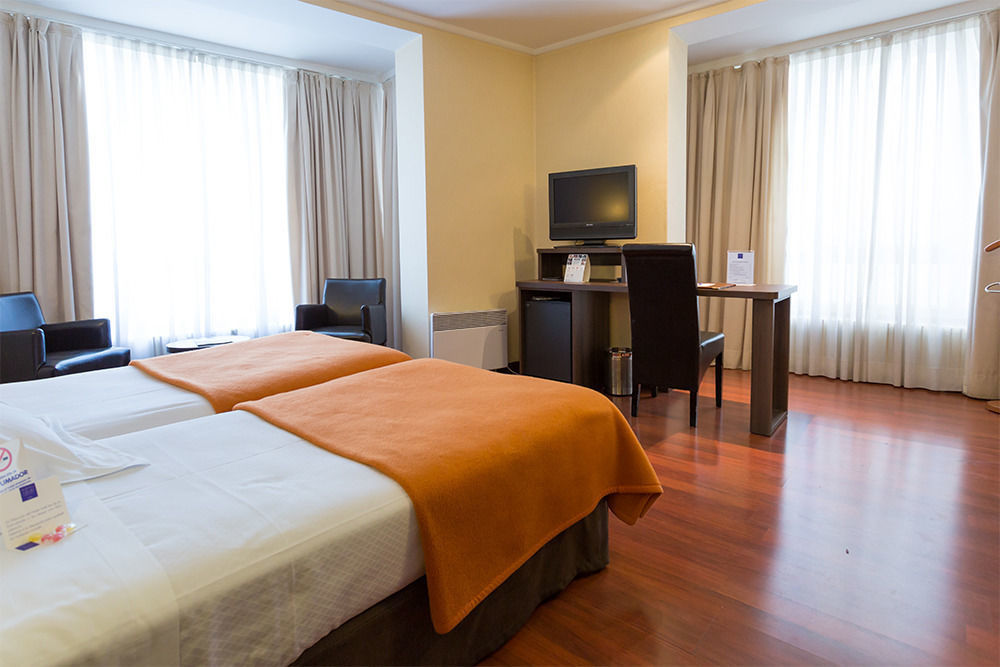 Hotel Yoldi بنبلونة المظهر الخارجي الصورة