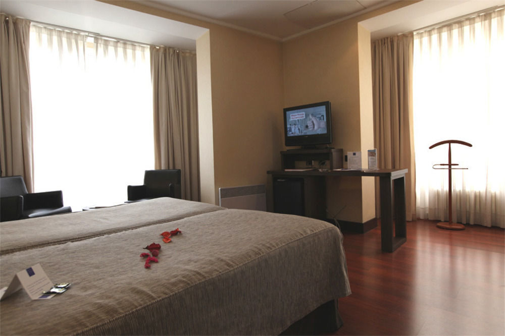 Hotel Yoldi بنبلونة المظهر الخارجي الصورة