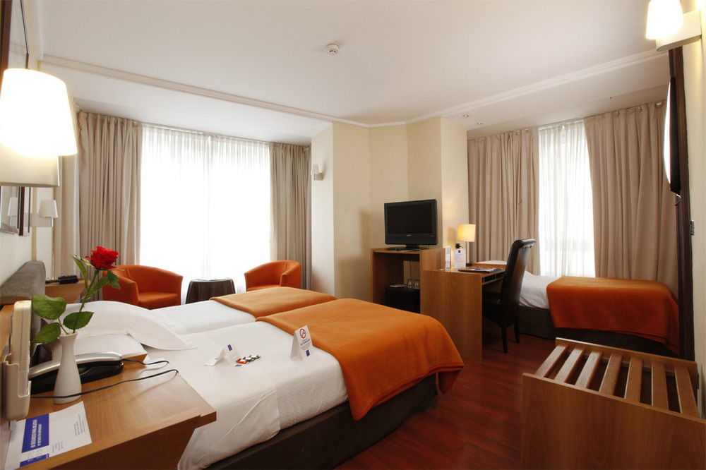Hotel Yoldi بنبلونة المظهر الخارجي الصورة