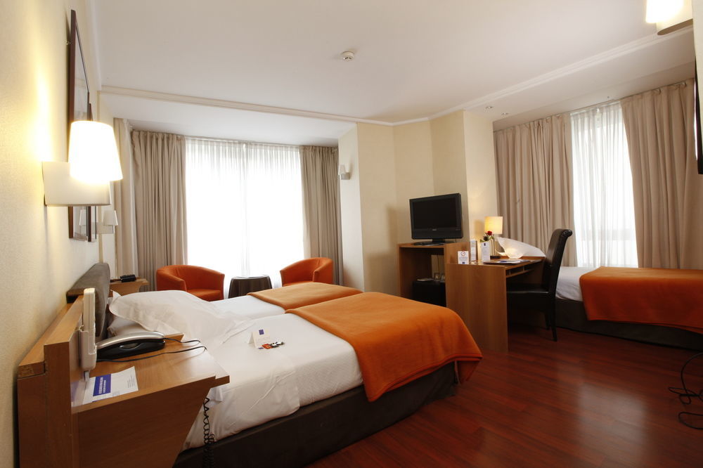 Hotel Yoldi بنبلونة المظهر الخارجي الصورة